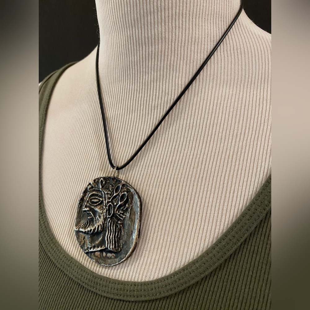 Dionysus Pendant Necklace - Picture 4 of 7